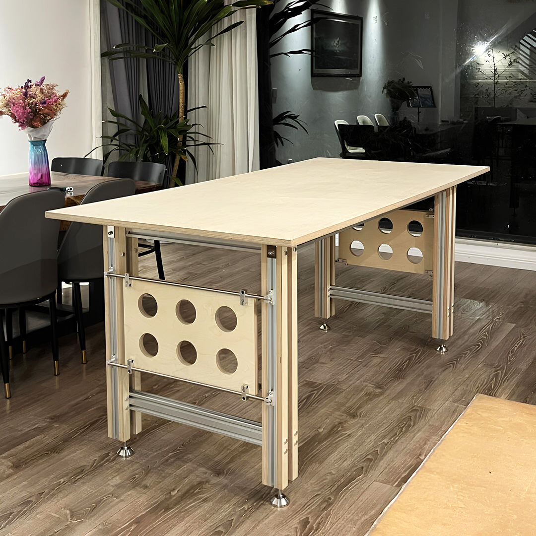 Studio Dot Frame Desk